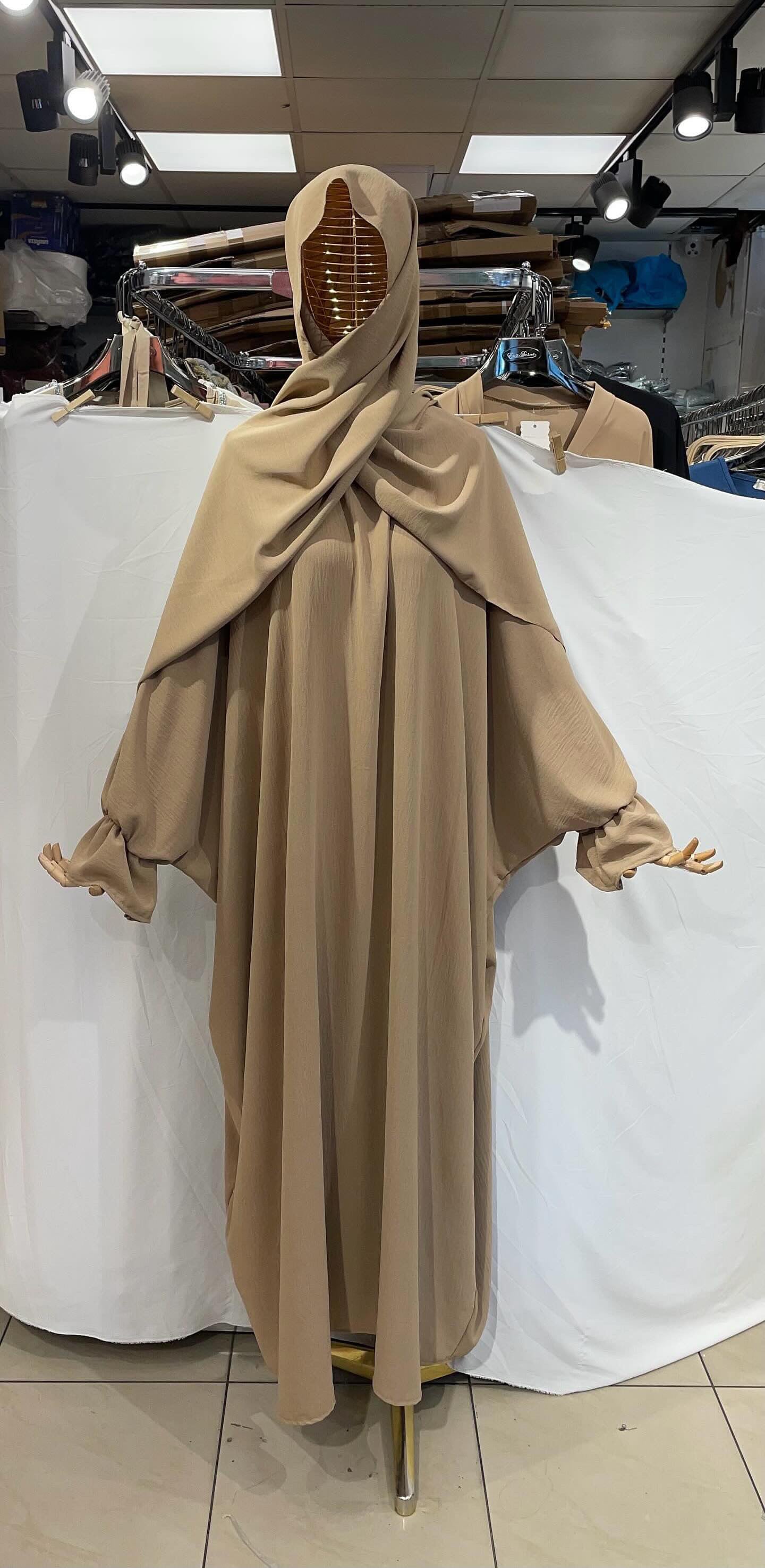 Abaya avec voile intégré